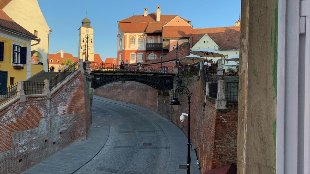 Apartament Lies By The Bridge - La Podul Minciunilor Sibiu Exterior foto